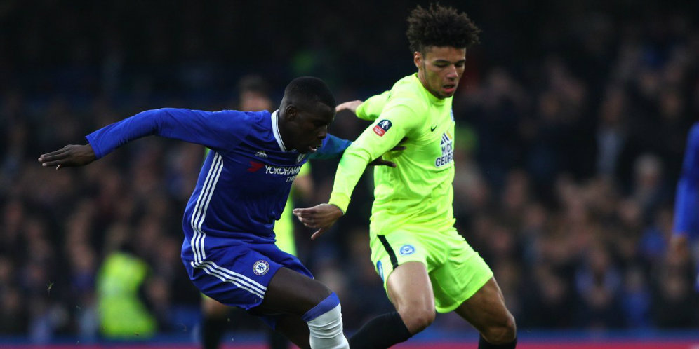 Zouma Bahagia Catat Comeback di Chelsea