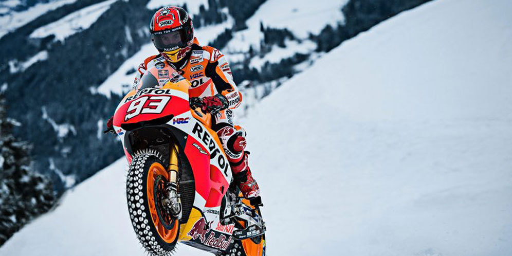 Red Bull Rilis Video Marquez 'Main Ski' di Atas Motor MotoGP