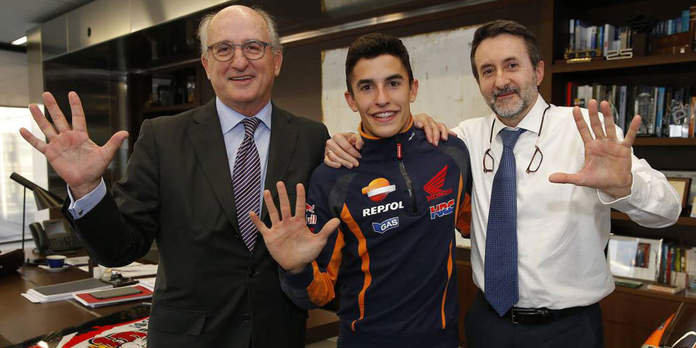 Juara Lagi, Marc Marquez Kunjungi Markas Repsol