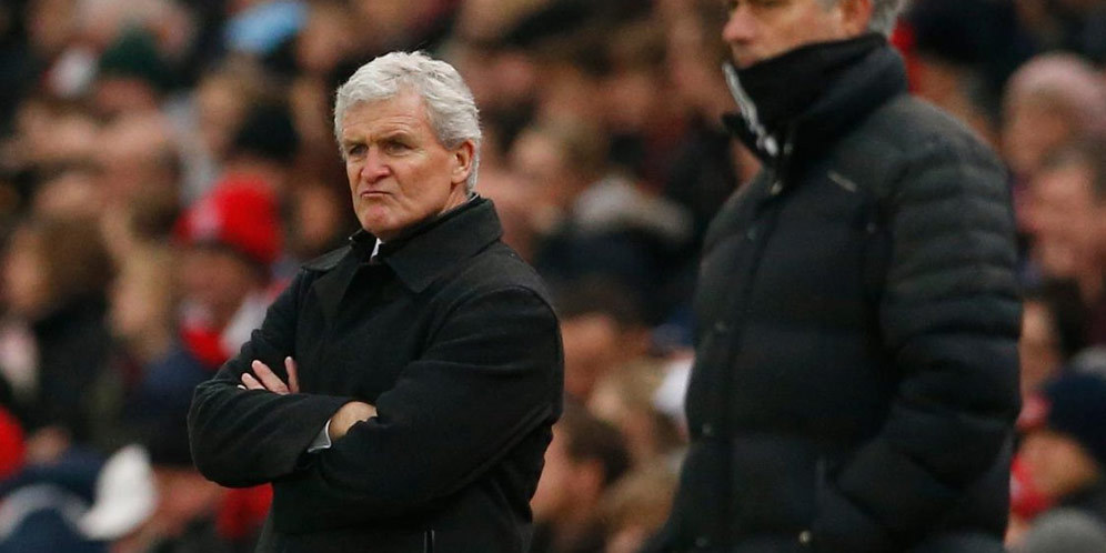 Hughes: Stoke Nyaris Kalahkan Manchester United Yang Hebat