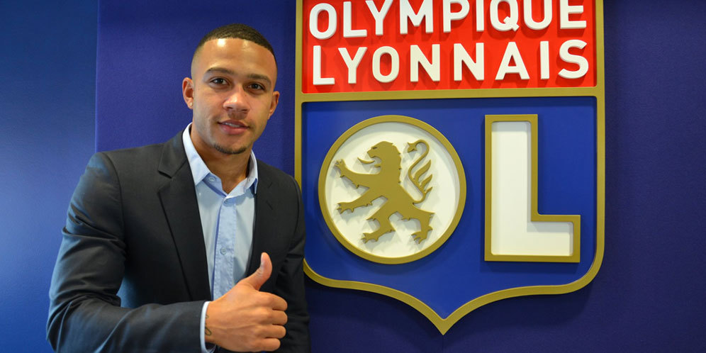 MU Resmi Lepas Memphis Depay ke Lyon