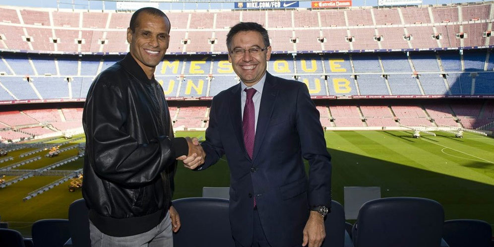 Rivaldo Berkunjung ke Camp Nou