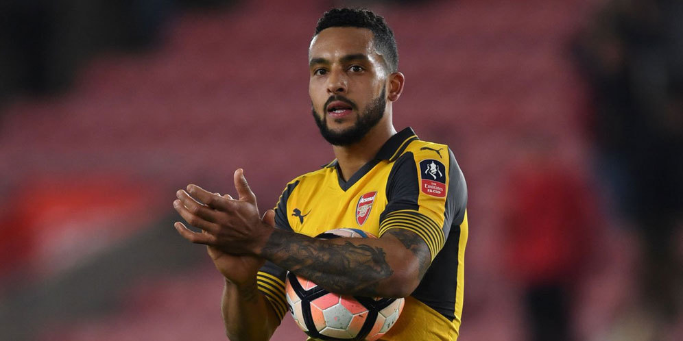 Walcott Minta Arsenal Tetap Solid