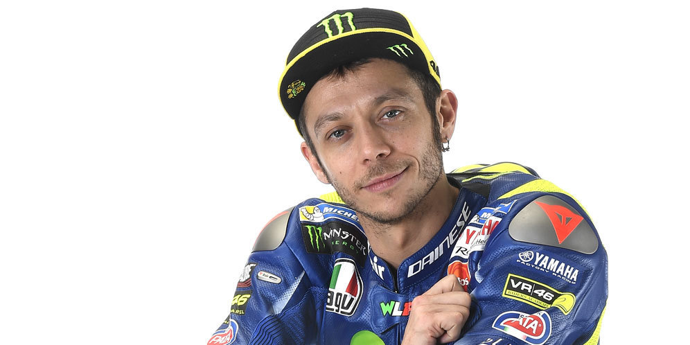 Lanjutkan Tradisi, Rossi Kenakan Helm Spesial di Sepang