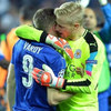 Berkat Schmeichel dan Vardy, Mimpi Leicester Belum Mati