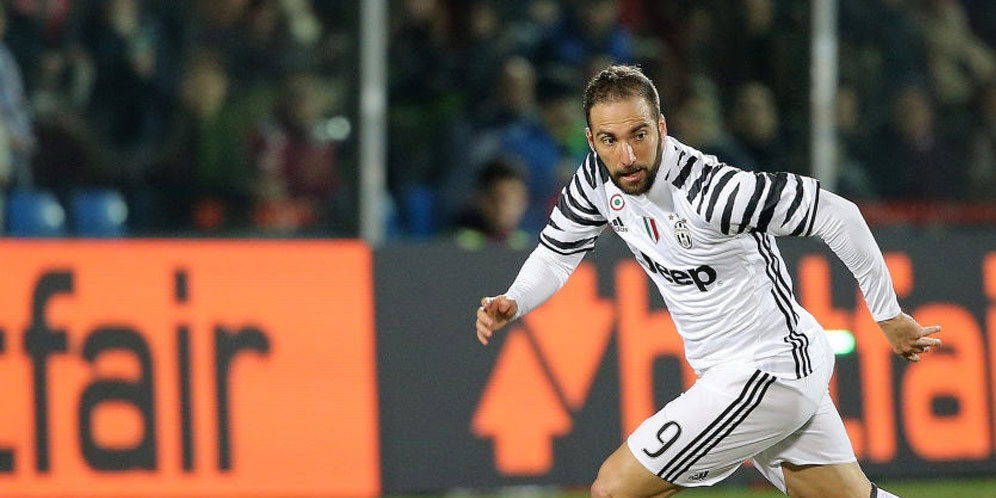 Higuain Paling Produktif Tahun Ini