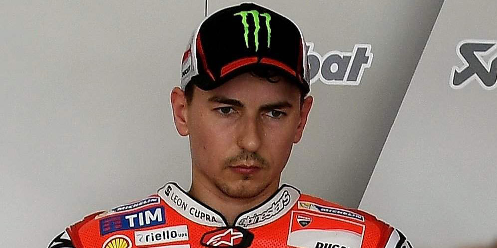 Carlos Checa: Jorge Lorenzo Pasti Bakal Kompetitif!