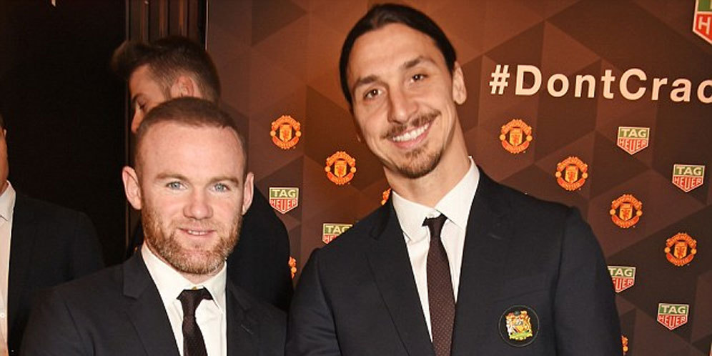 Zlatan dan Rooney Potong Keju Raksasa di Markas MU, Ada Apa?