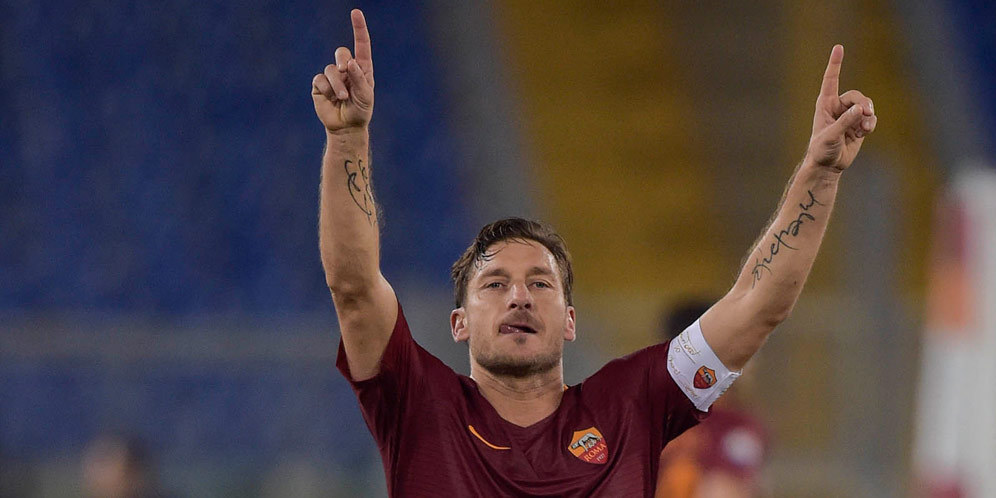 Totti Ogah Konfirmasi Akan Pensiun Akhir Musim Ini