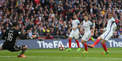 Performa Lallana Buat Southgate Terkesan