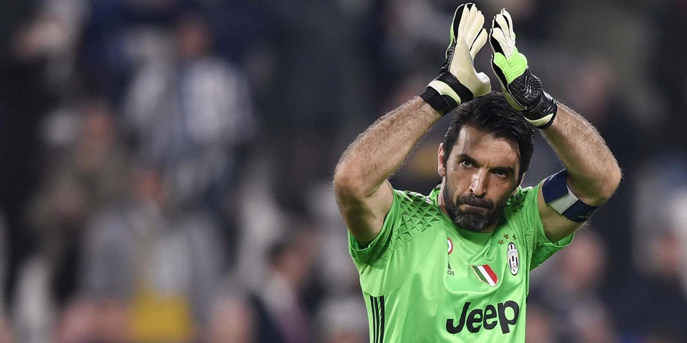 Buffon Menyambut Penampilan yang ke-1000