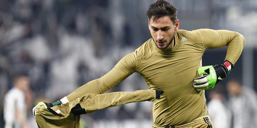 Napoli Coba Bajak Donnarumma?