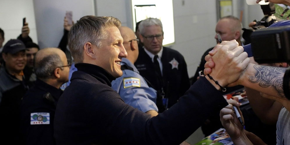 Sambutan Meriah untuk Schweinsteiger di Chicago