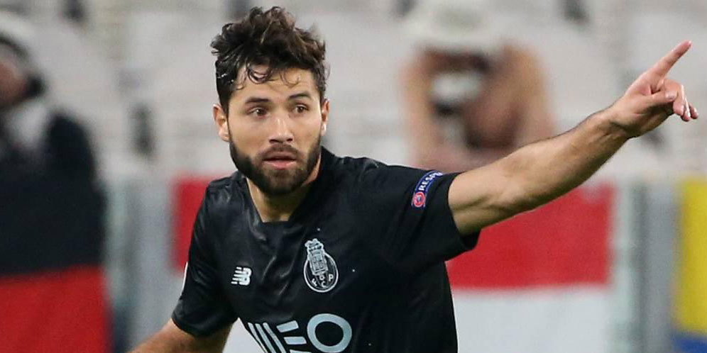 Real Madrid Sepakat Datangkan Bek Porto?