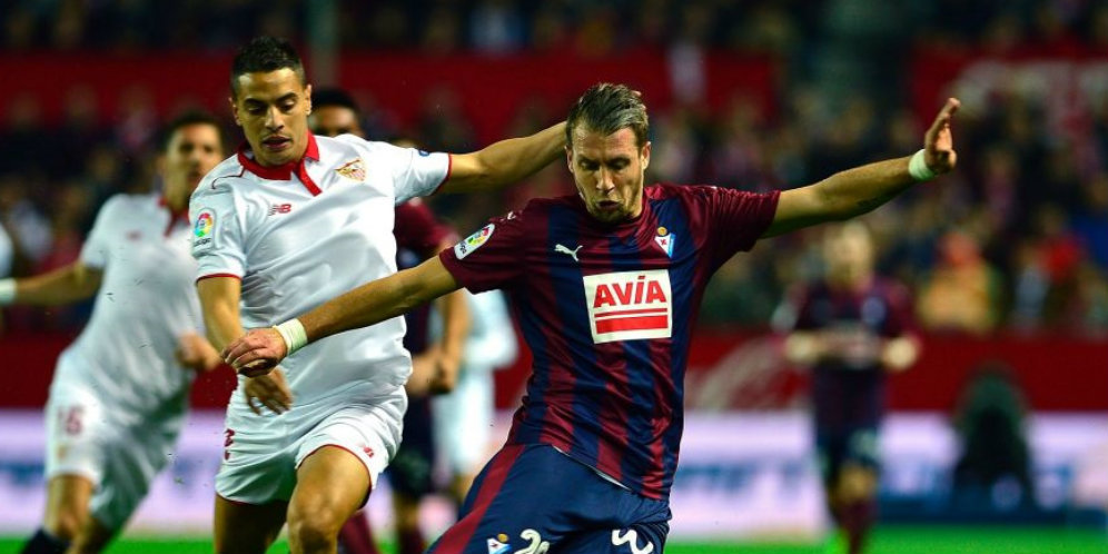 Arsenal Pertimbangkan Rekrut Defender Eibar