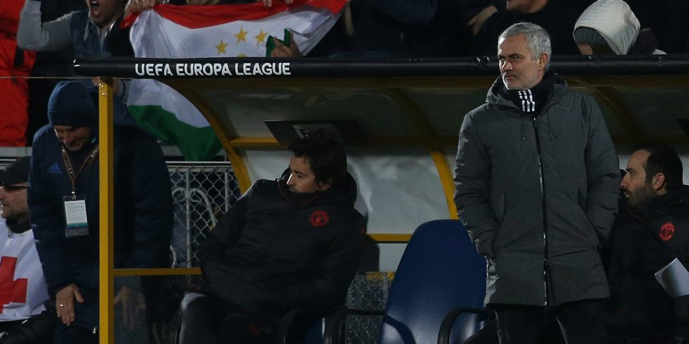 Mourinho Puji Suporter di Laga Rostov vs Manchester United