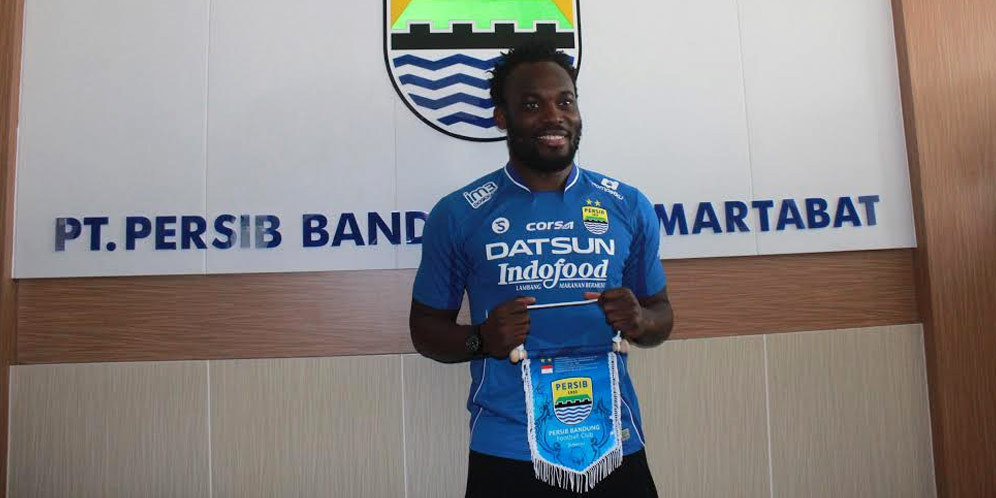 Kontrak Fantastis dan Alasan Yang Bikin Essien Gabung Persib