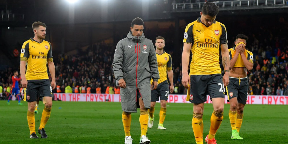 Video: Dipermak Palace, Fans Arsenal Cemooh Skuat The Gunners