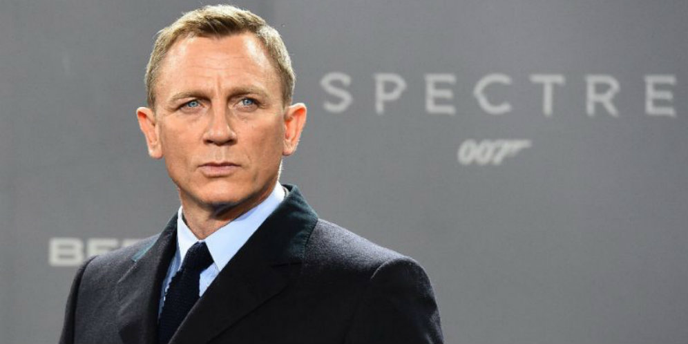 Video: Aktor James Bond Ikut Nyanyikan YNWA