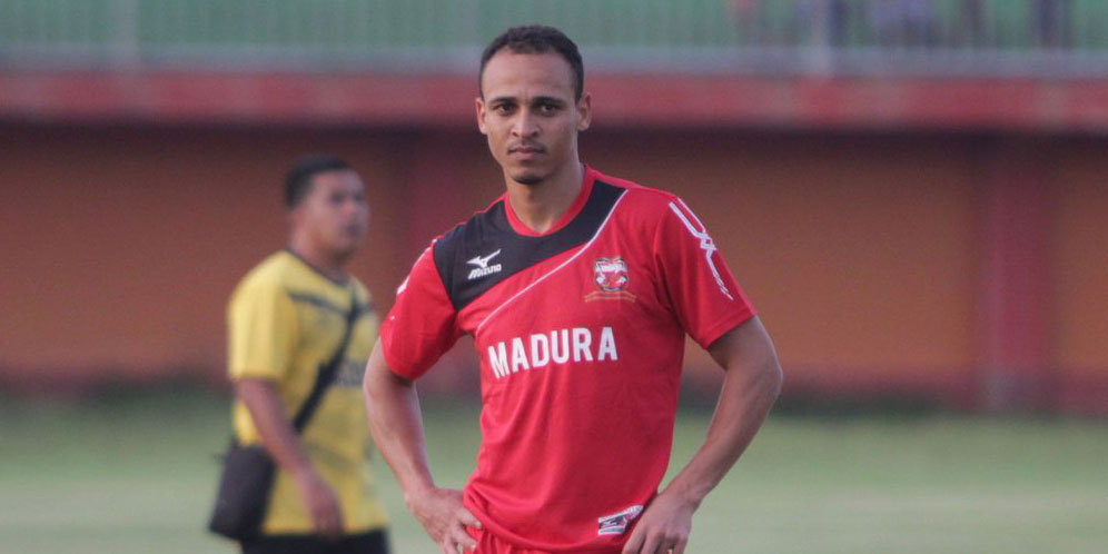 KITAS Belum Tuntas, Ini Alasan Madura United Pasang Odemwingie