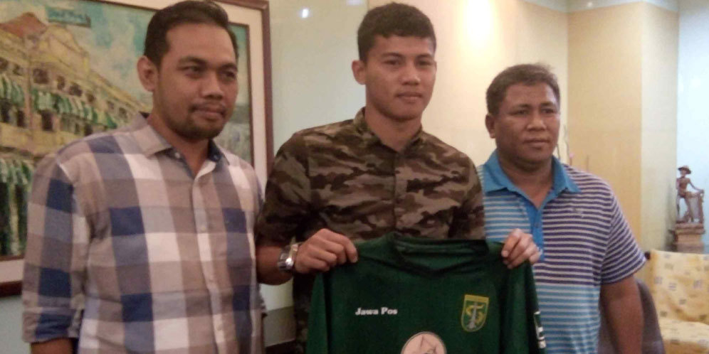 Persebaya Kontrak Yogi Novrian Selama Setahun