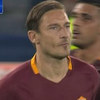 Juventini Pun Beri Aplaus Untuk Totti