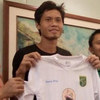 Persebaya Perkenalkan Rishadi Fauzi Sebagai Pemain Baru