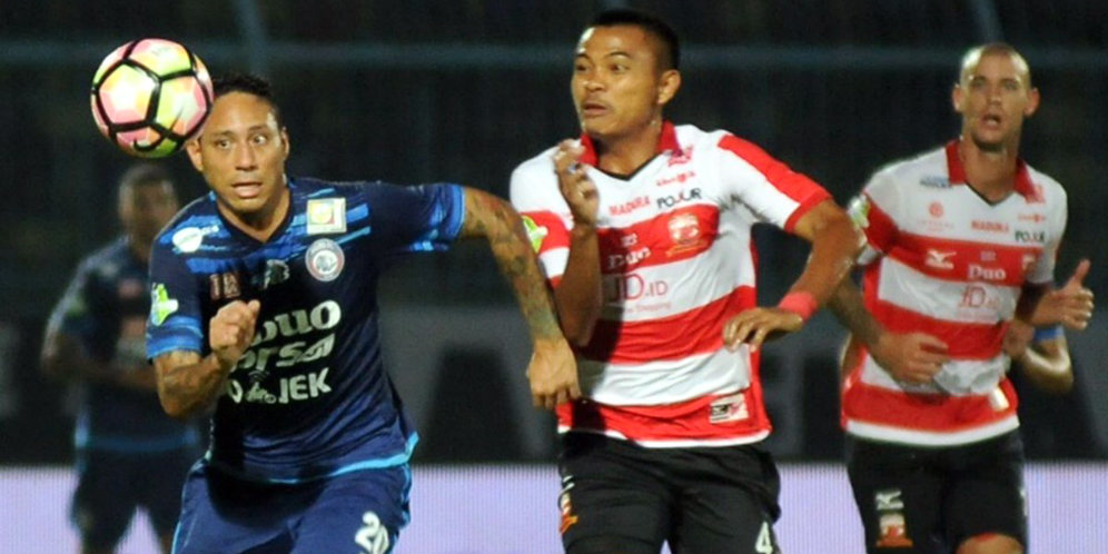 Arema FC Berbagi Angka Dengan Madura United di Kanjuruhan