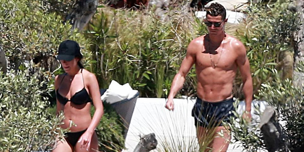 Mengintip Liburan Romantis Ronaldo dan Georgina di Ibiza