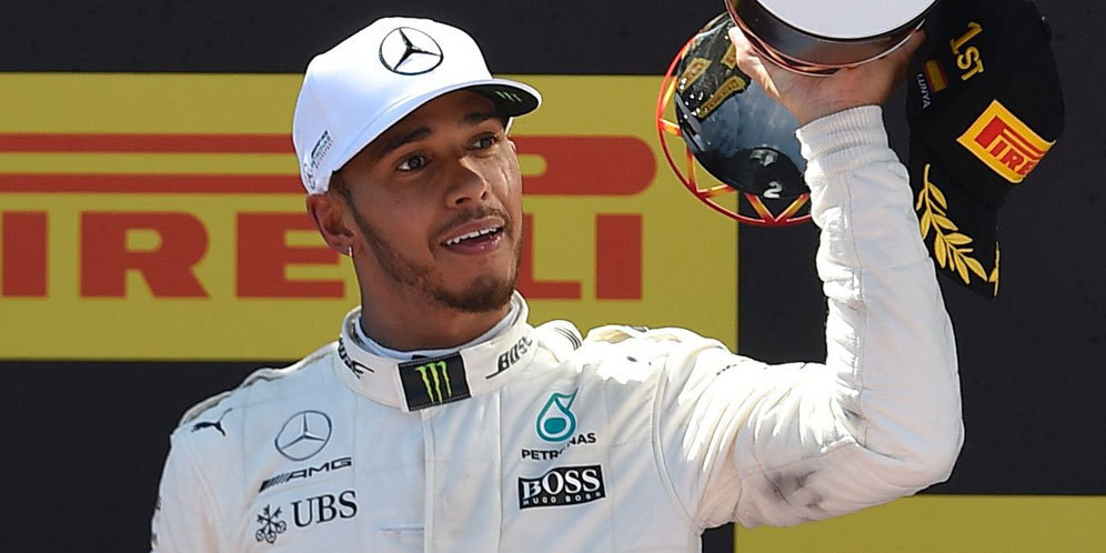 Lewis Hamilton Akui Terlalu Tua Pindah ke MotoGP