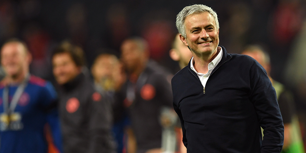 Ini Yang Diucapkan Mourinho pada Ferguson Usai Final Liga Europa