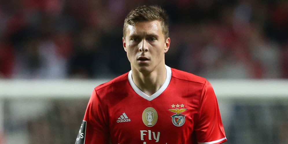 MU Akan Umumkan Transfer Lindelof