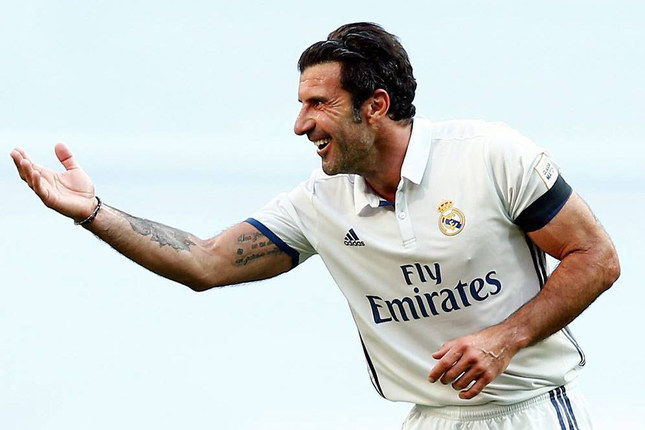 9. Luis Figo (Barcelona / 60 juta euro)