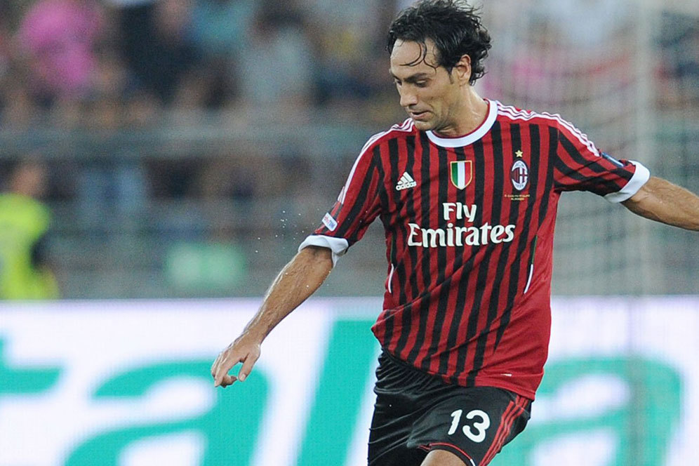 Kembali ke Italia, Nesta Idamkan Latih Milan