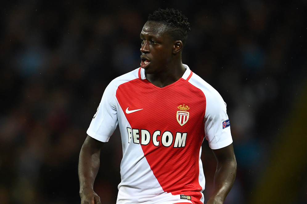 Tinggalkan Pra Musim Monaco, Mendy Menuju City?