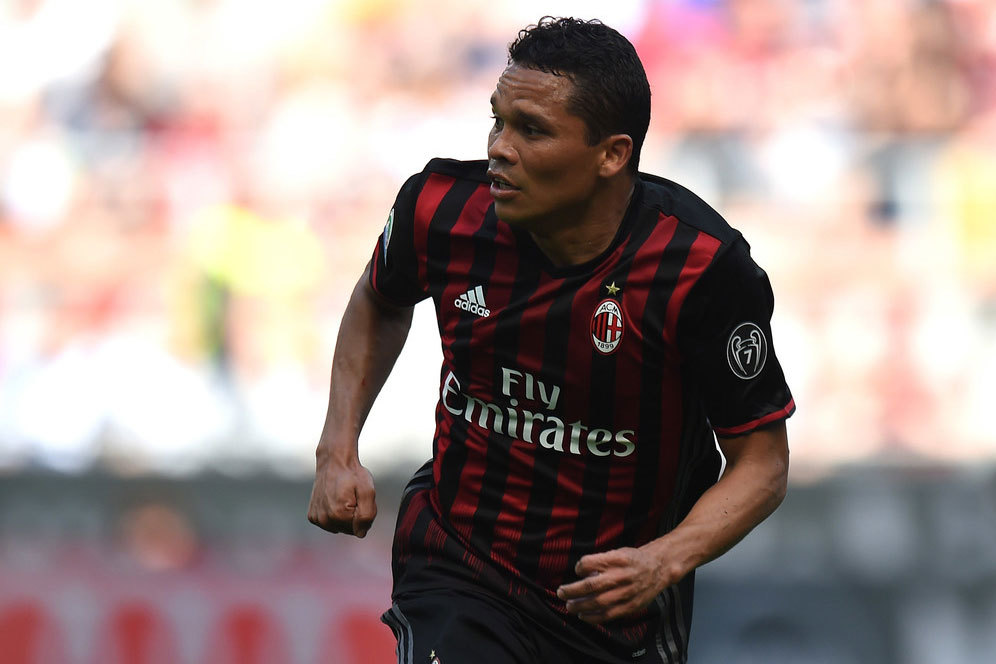 Milan Ingin Uangkan Carlos Bacca?