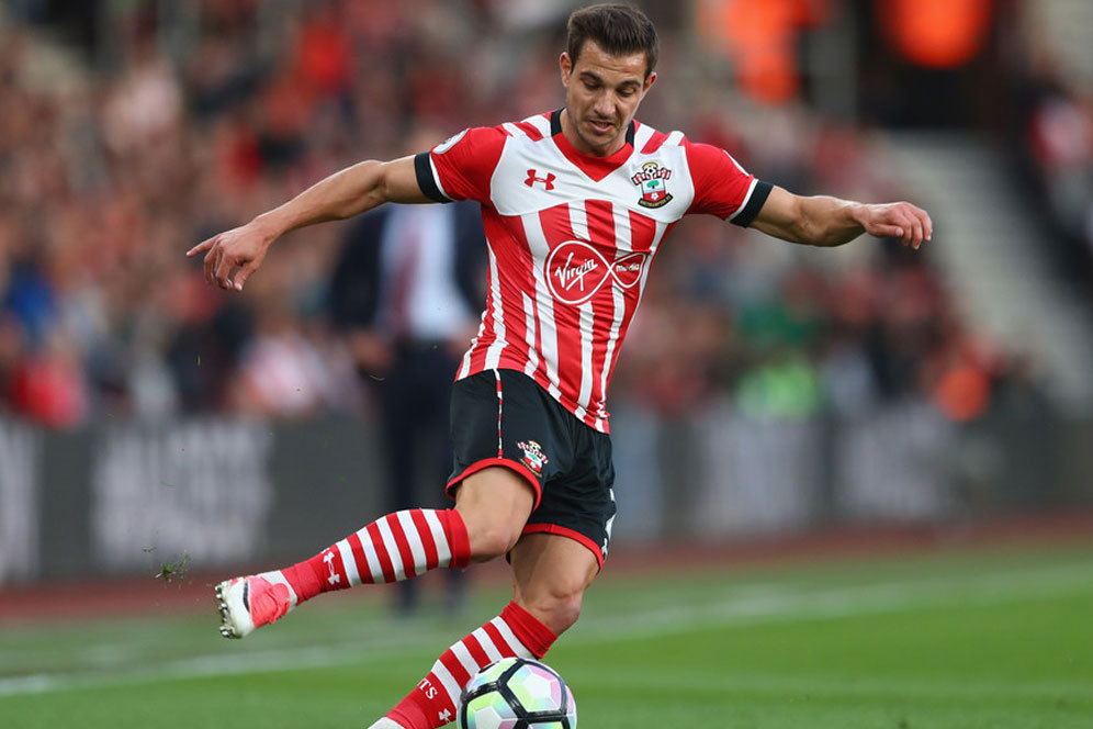 Chelsea Kembali Incar Bek Southampton