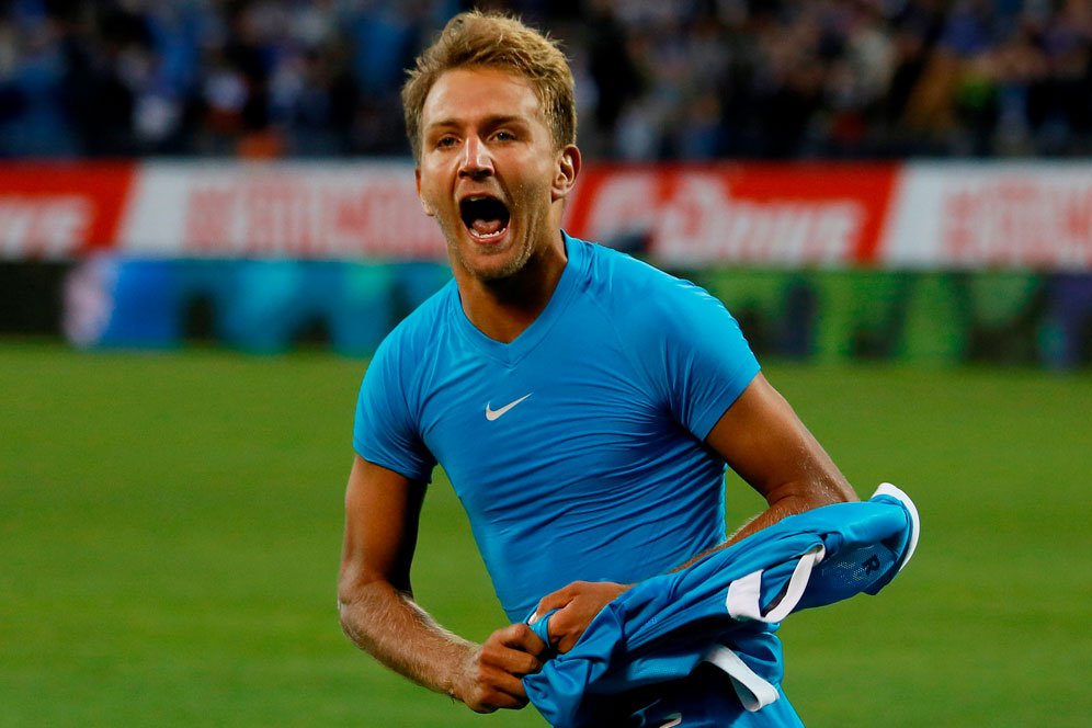 Disogok Ban Kapten, Criscito Bertahan di Zenit