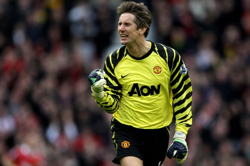 Edwin Van Der Sar Pernah Nyaris Merapat ke Liverpool