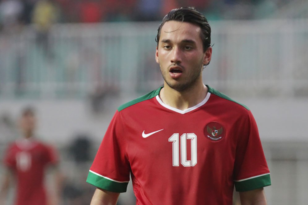 Bukan West Ham, Ezra Walian Resmi Gabung Almere City FC