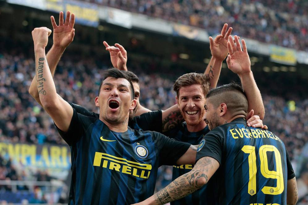 Vieri Masih Ragukan Kemampuan Inter dan Milan