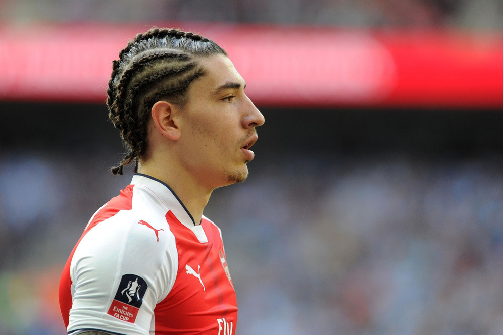 Arsenal Kembali Ingatkan Barca Jauhi Bellerin