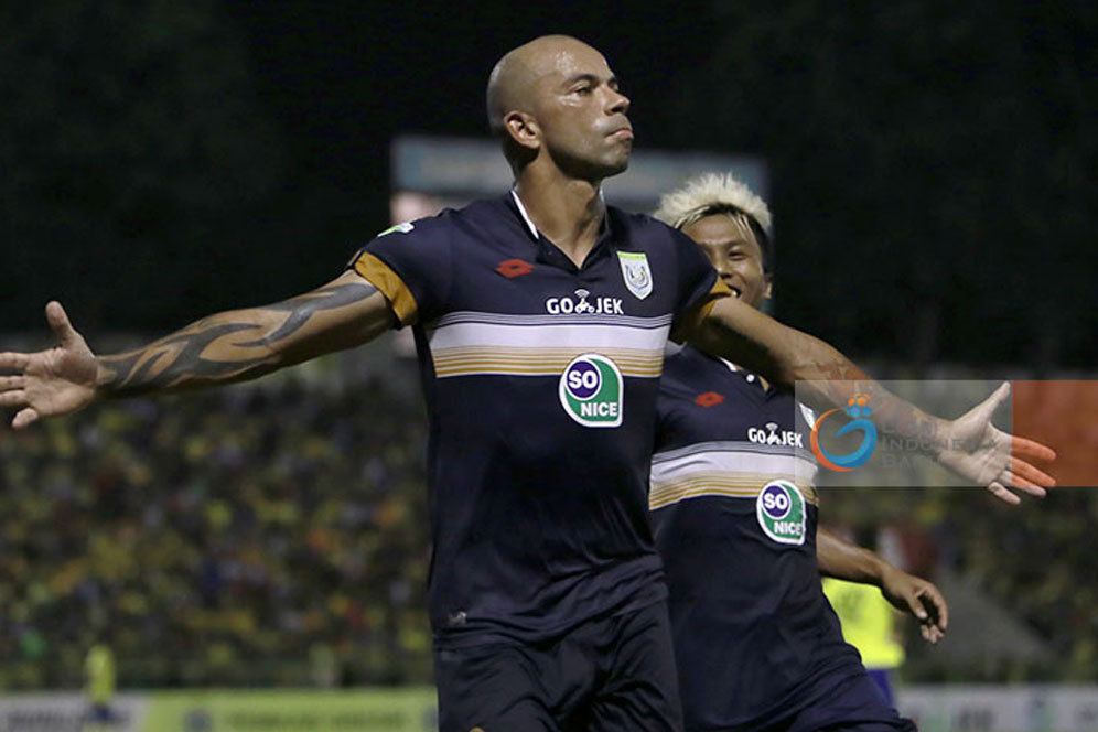 Kontra Persiba, Persela Tanpa Ivan Carlos dan Eka Ramdani