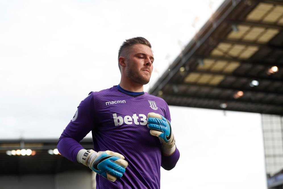 Courtois Pergi, Butland Jadi Buruan Utama Chelsea