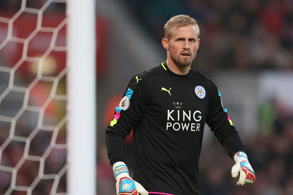 Ayah dan Anak Yang Bermain di Premier League