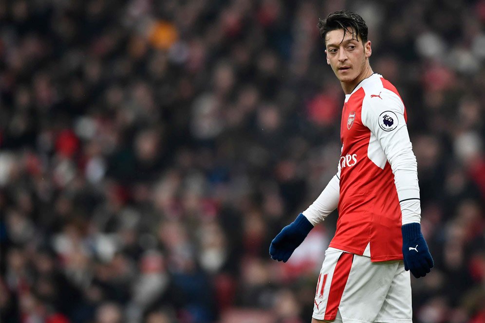 Ozil Diminta Bermain Lebih Konsisten