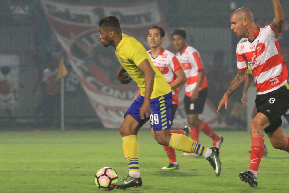 Ditinggal Patrick da Silva, Persegres Kian Terpuruk