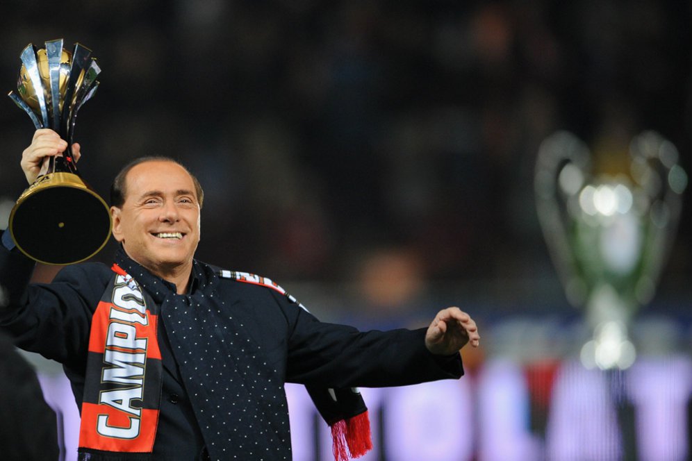 Berlusconi Restui Langkah Milan Boyong Higuain