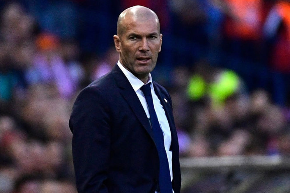 Pulang Liburan, Zidane Bahas Transfer Madrid