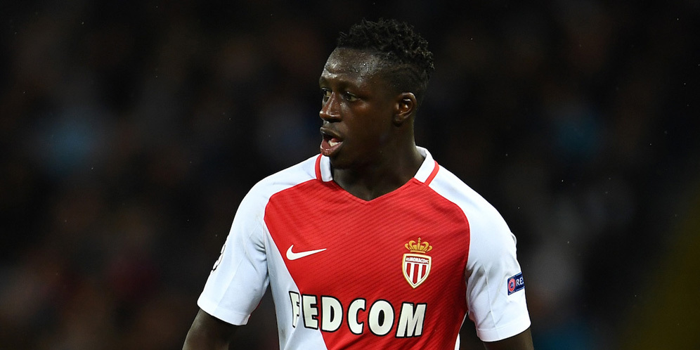 Tinggalkan Pra Musim Monaco, Mendy Menuju City?